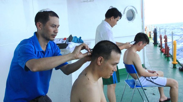 Một tuần trên tàu cảnh sát biển