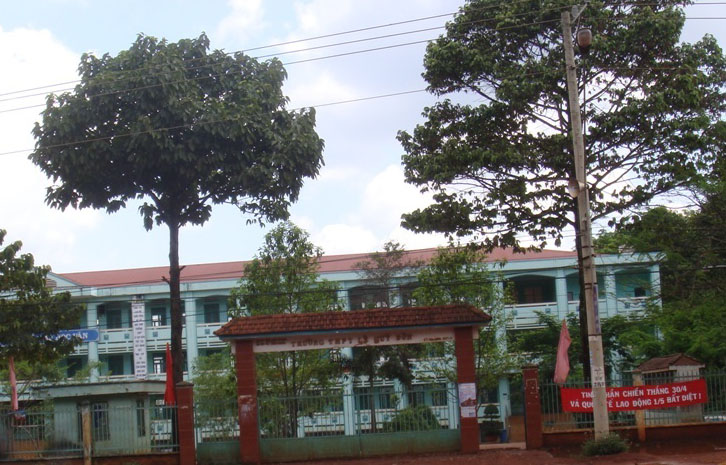 Bình Phước: Dư hàng trăm giáo viên, vẫn tuyển thêm 300 hợp đồng! Bình Phước: Dư hàng trăm giáo viên, vẫn tuyển thêm 300 hợp đồng!