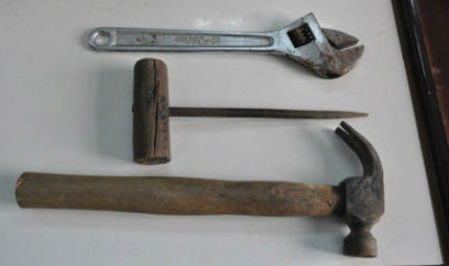 Hung thủ giết mẹ và bà ngoại khai bị “người âm nhập