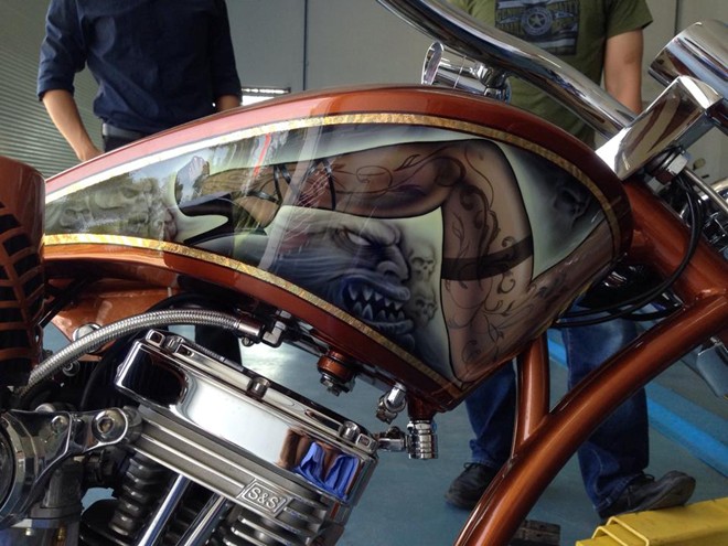 Xem môtô siêu dị giá hơn 2 tỷ đồng vừa về Việt Nam