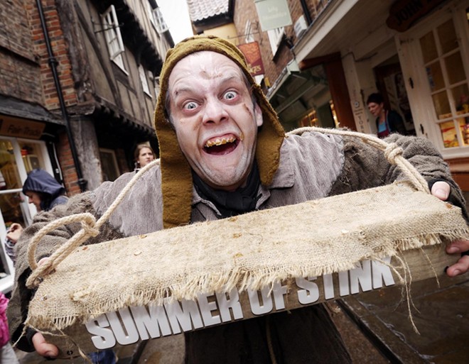 Những công việc kinh khủng nhất từng xuất hiện trên thế giới Những công việc kinh khủng nhất từng xuất hiện trên thế giới