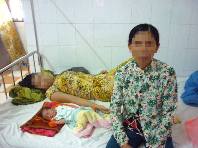 Hai 'yêu râu xanh' khiến nữ sinh 15 tuổi sinh con, chưa biết con