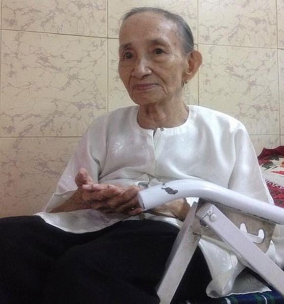 Cụ bà 85 tuổi bán rong có nhà trị giá hàng nghìn cây vàng Cụ bà 85 tuổi bán rong có nhà trị giá hàng nghìn cây vàng