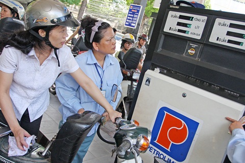 Thủ tướng: Giá xăng tăng, phải công khai lợi nhuận DN Thủ tướng: Giá xăng tăng, phải công khai lợi nhuận DN