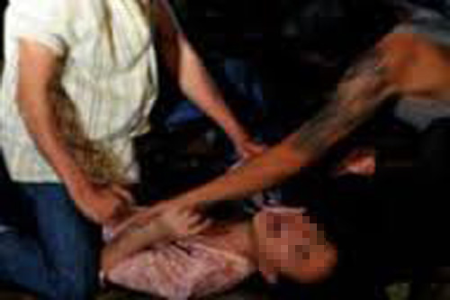 Nửa đêm, thiếu nữ chống cự hành vi đồi bại của người quen