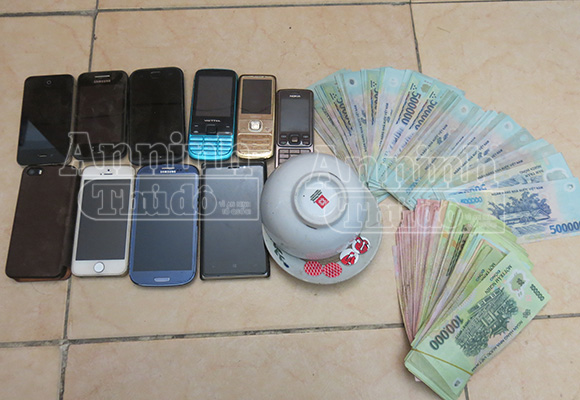 “Phi thân” từ tầng 2 như phim hành động, 6 con bạc gãy chân