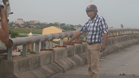 Tông thẳng xe máy vào đội tuần tra, 1 chiến sĩ công an tử vong