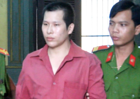 Dụ dỗ thiếu nữ 13 tuổi trốn nhà “qua đêm” trong nhà nghỉ