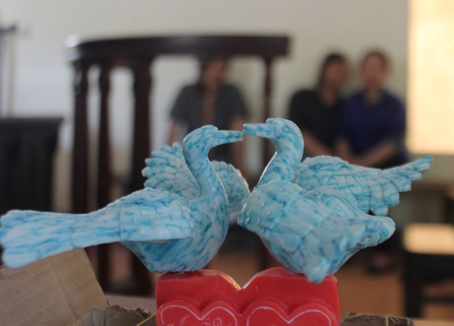 Bị cáo khắc đôi thiên nga cầu hôn đồng phạm tại tòa