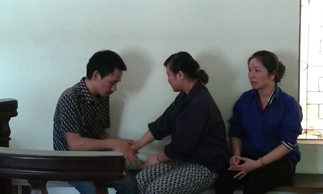 Bị cáo khắc đôi thiên nga cầu hôn đồng phạm tại tòa