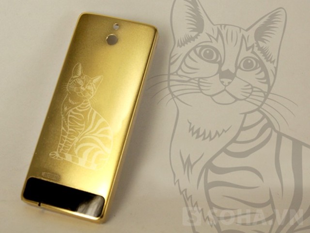 Bộ sưu tập điện thoại mạ vàng 12 con Giáp của đại gia TP.Vinh