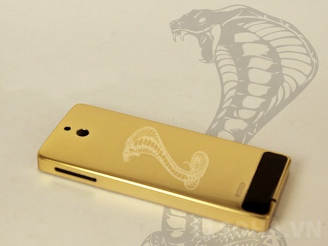 Bộ sưu tập điện thoại mạ vàng 12 con Giáp của đại gia TP.Vinh