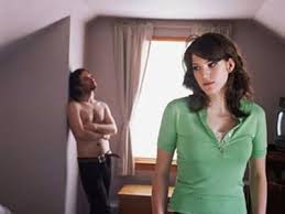 Mưu hèn kế bẩn của gã chồng hờ đưa vợ làm gái bán dâm