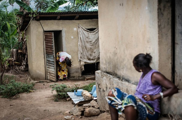 Hình ảnh kinh hoàng về diễn biến dịch Ebola tuần qua