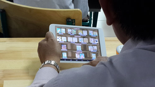 Mỗi học sinh tiểu học phải sắm một máy tính bảng !