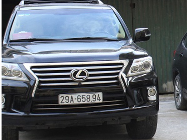 Trùm xã hội đen đất Kinh Bắc đi siêu xe đeo biển giả