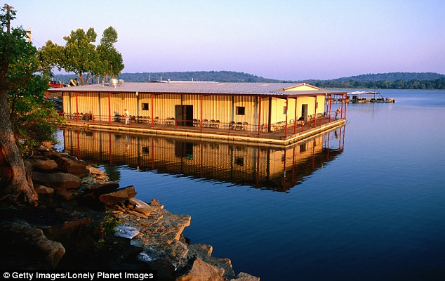 Bắt được 'thủy quái' thời tiền sử kỳ dị nhất thế 