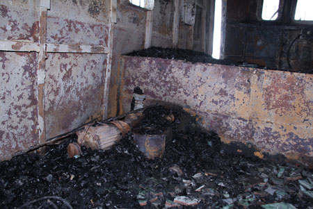 Hiện trường vụ nổ tàu hất nhiều người xuống biển