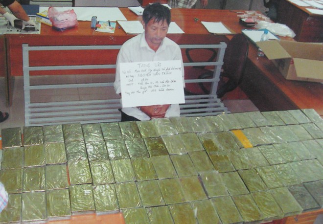 Người tình giúp ông trùm buôn hàng trăm bánh heroin