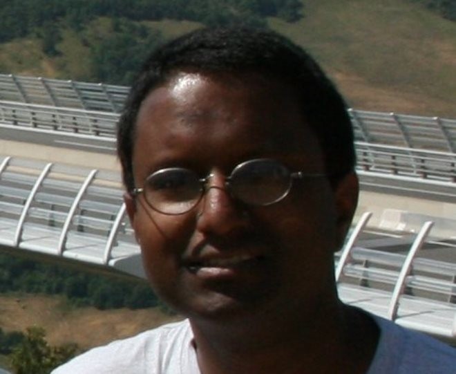 Thiên tài ngày ấy - kẻ tự vẫn, người đi bán gà rán