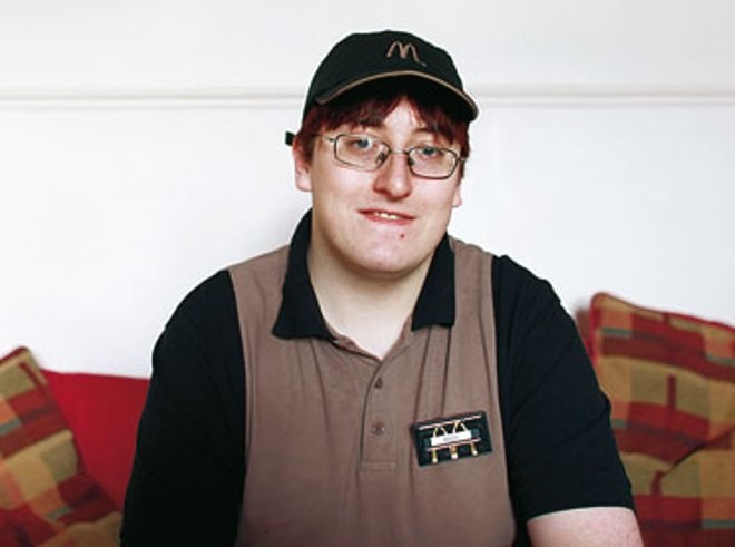 Thiên tài ngày ấy - kẻ tự vẫn, người đi bán gà rán