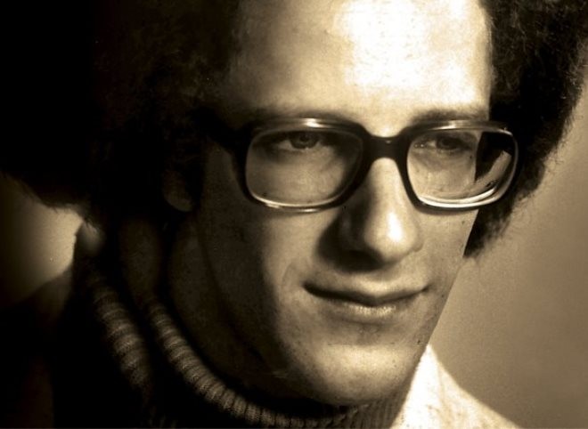 Thiên tài ngày ấy - kẻ tự vẫn, người đi bán gà rán