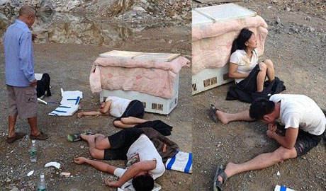 Đau lòng gia đình ướp xác con trong tủ lạnh chờ bồi thường Đau lòng gia đình ướp xác con trong tủ lạnh chờ bồi thường