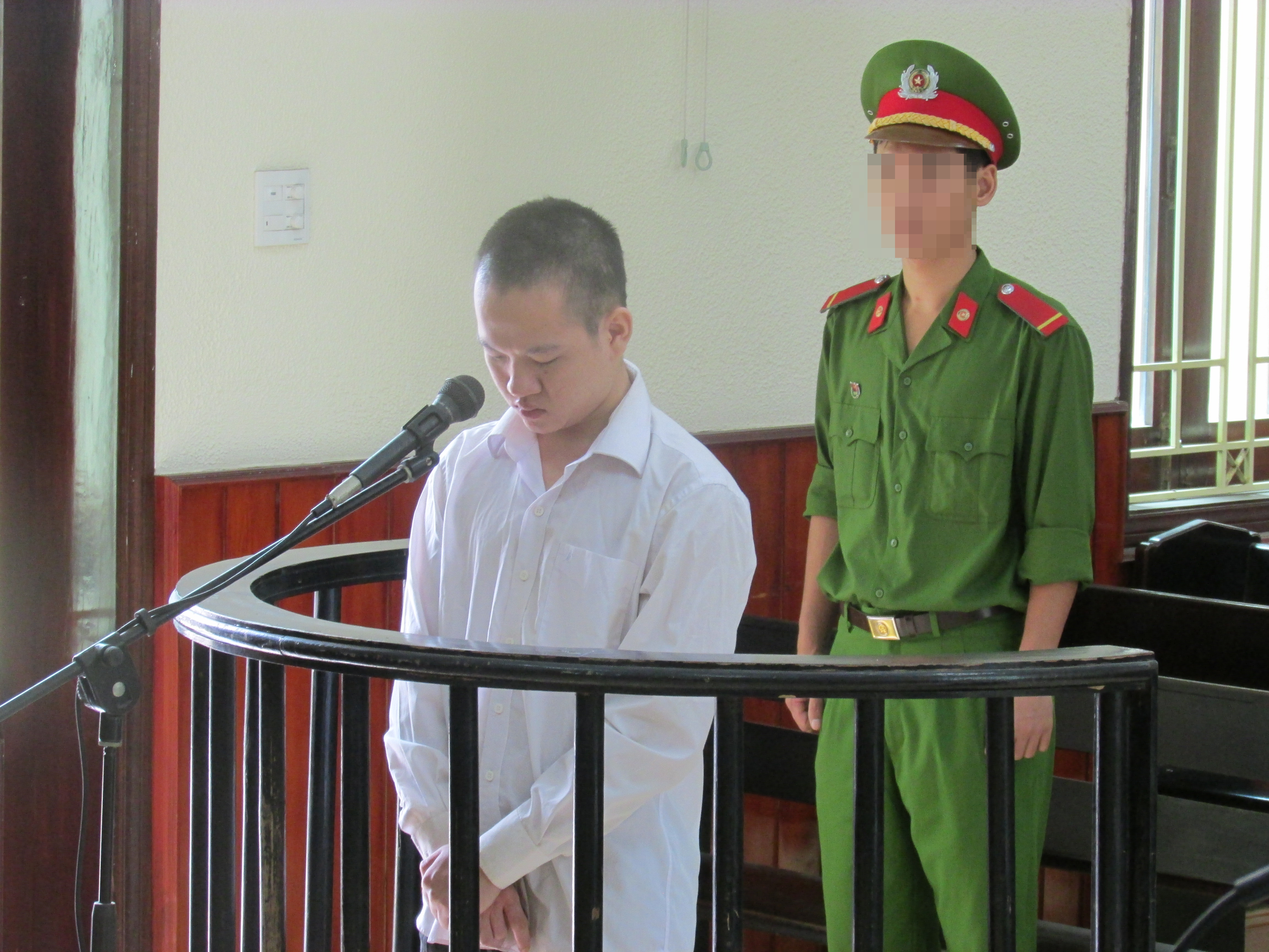 Tuyên phạt 18 năm tù cho đối tượng giết người chỉ vì cái nhìn