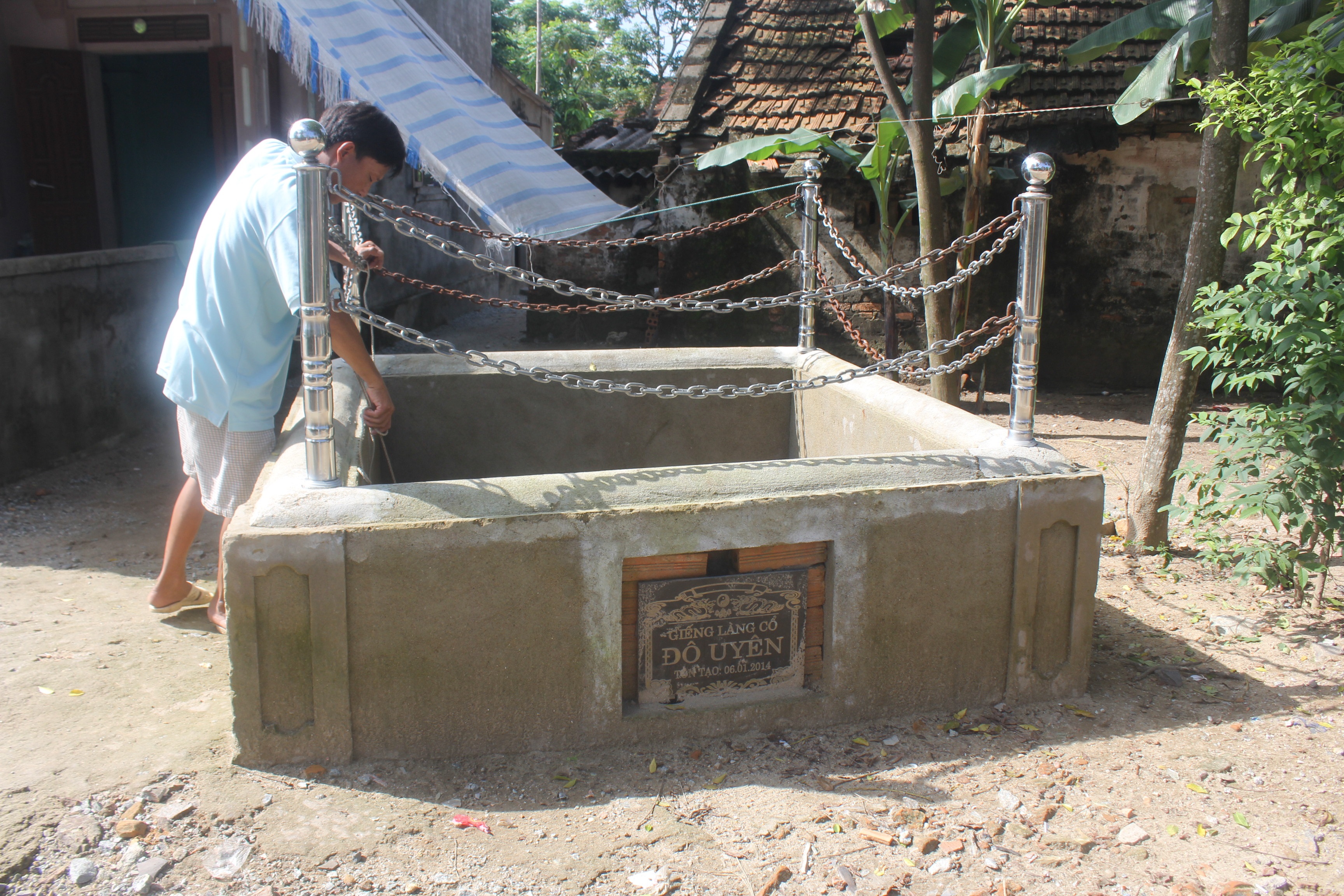 Dự án hàng chục tỉ đồng tạm ngưng vì dân làng sợ đứt “long mạch