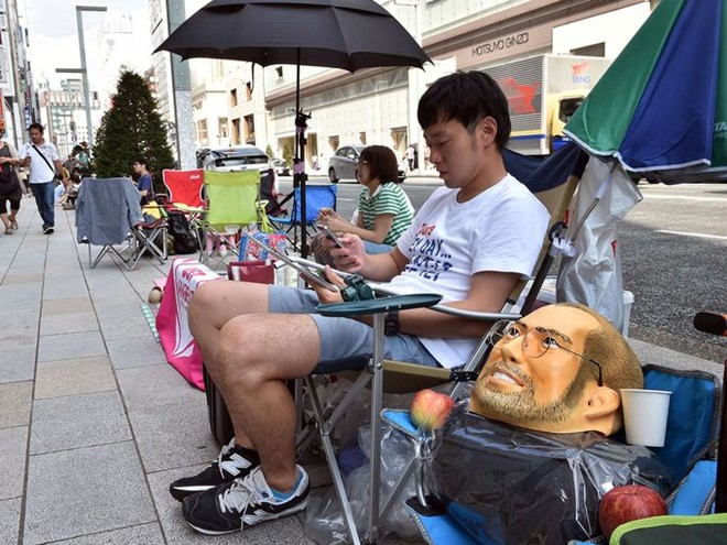 Cảnh xếp hàng chờ mua iPhone 6 trên thế giới Cảnh xếp hàng chờ mua iPhone 6 trên thế giới