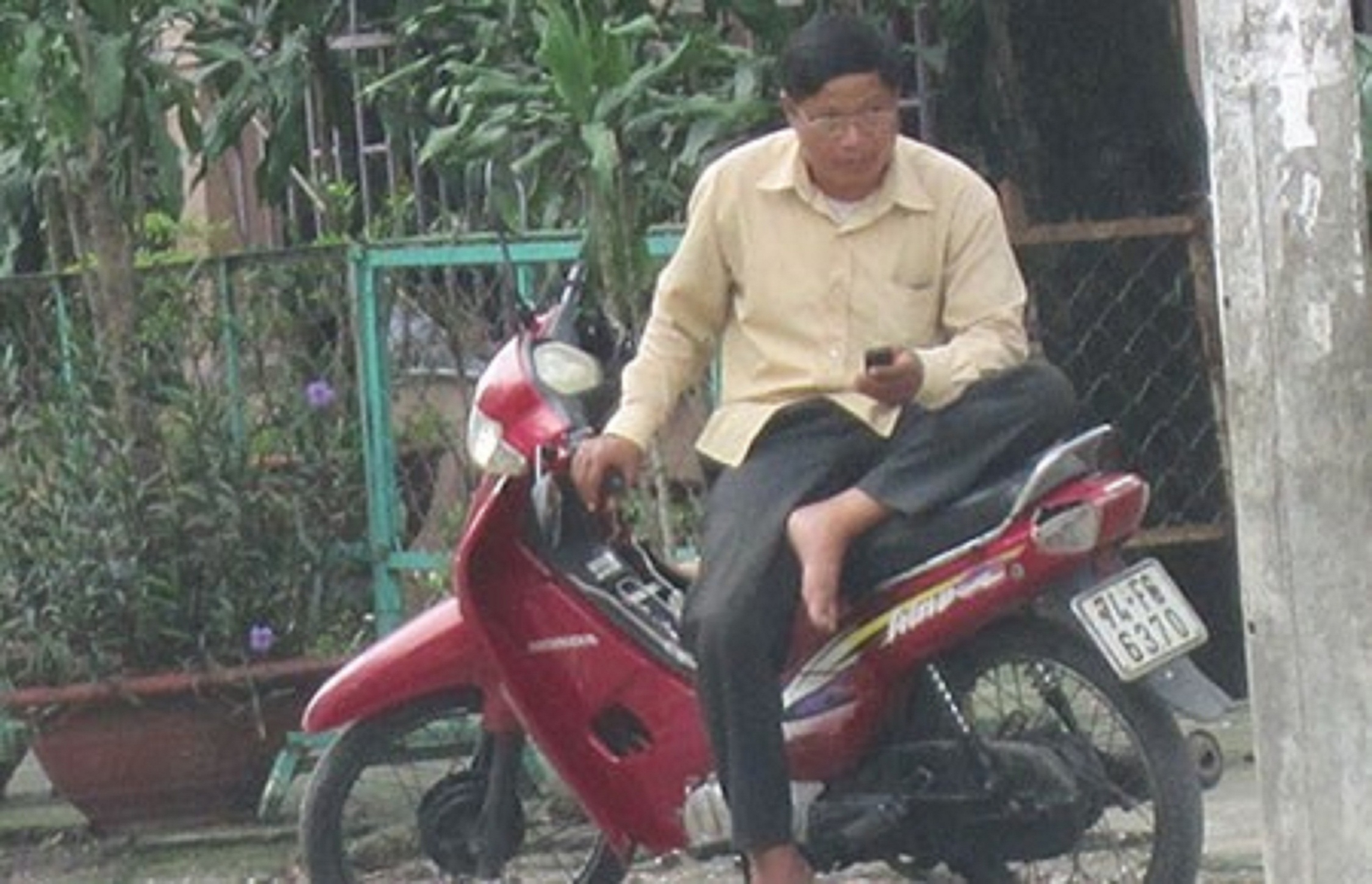 Lần theo dấu vết kẻ nhận bố mẹ nuôi, Lần theo dấu vết kẻ nhận bố mẹ nuôi,