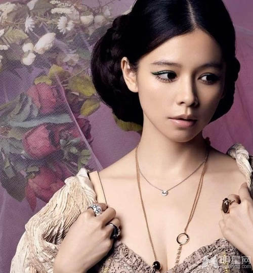 Lộ giá 'hầu rượu' của Củng Lợi, Triệu Vy, Phạm Băng Băng