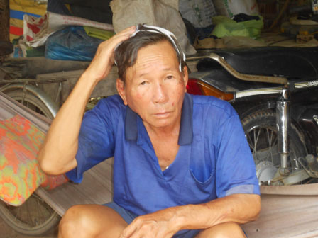 Kinh hoàng trốn chạy “cơn mưa dao” của người điên