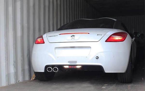 Peugeot 3008 và RCZ cập cảng Sài Gòn