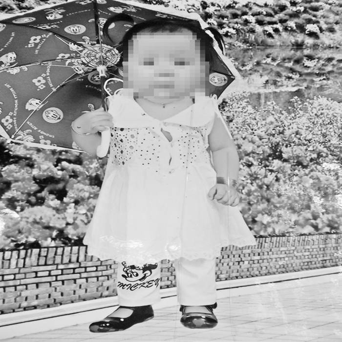 (b giay)Cái chết bất thường của bé gái 2 tuổi dưới mương nước sau (b giay)Cái chết bất thường của bé gái 2 tuổi dưới mương nước sau