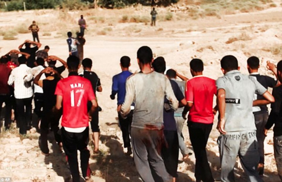 Những hình ảnh chiến binh ISIL sát hại binh sĩ Iraq