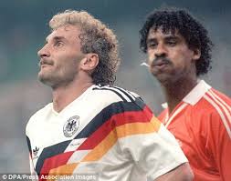 Cầu thủ nào cư xử “tồi” nhất World Cup?