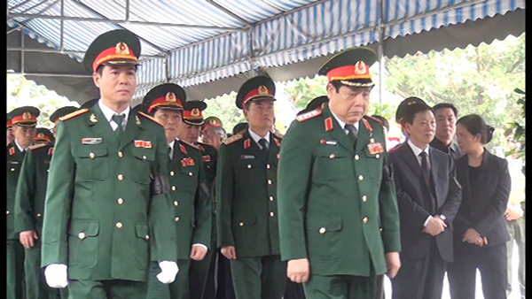 Trực tiếp: Lễ truy điệu 18 chiến sĩ hy sinh vụ máy bay rơi Trực tiếp: Lễ truy điệu 18 chiến sĩ hy sinh vụ máy bay rơi