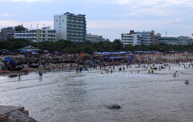 Đuổi du khách ra khỏi khách sạn vì... không chịu ăn