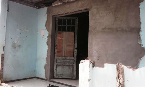 Cha sốc thấy con gái 13 tuổi “quan hệ tập thể” với thợ hồ Cha sốc thấy con gái 13 tuổi “quan hệ tập thể” với thợ hồ