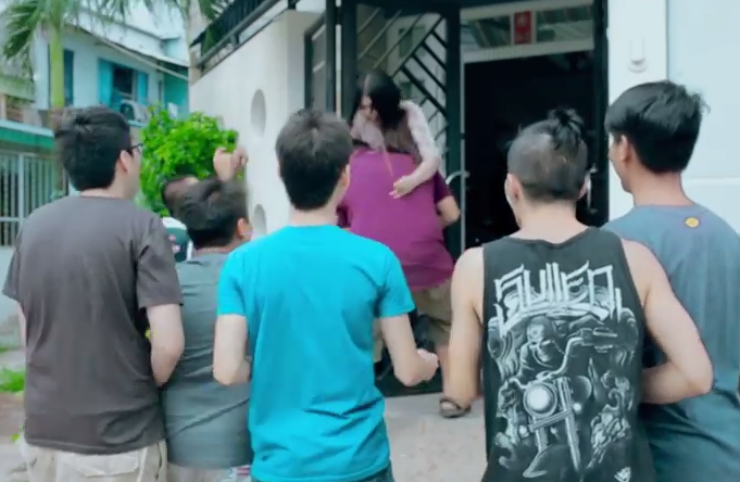 Video độc: Tranh đồ cúng với cô hồn