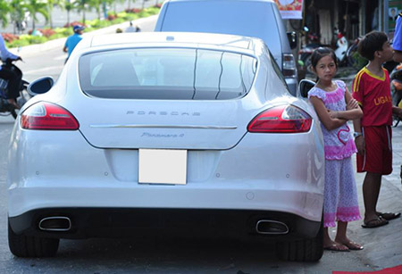 Dàn xe khủng rước dâu của đại gia Cà Mau