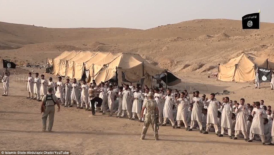 Video: Phiến quân Hồi giáo IS huấn luyện chiến binh ở Iraq