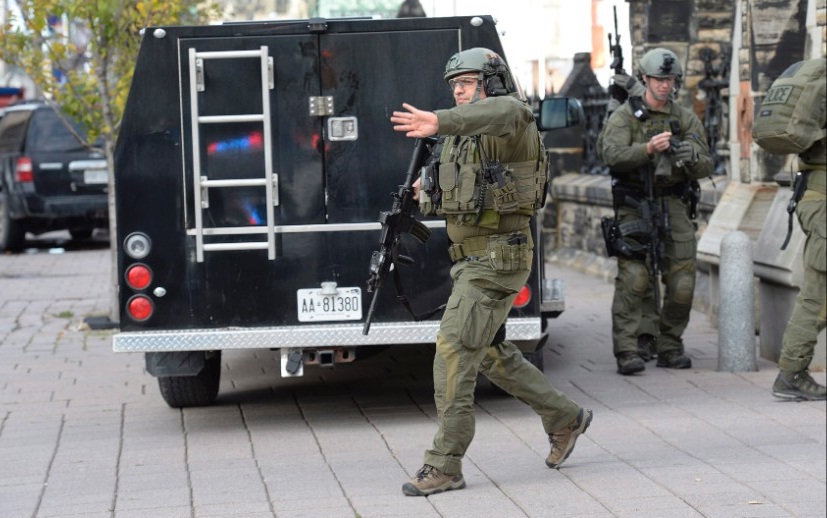 Hiện trường vụ xả súng kinh hoàng ở tòa nhà Quốc hội Canada