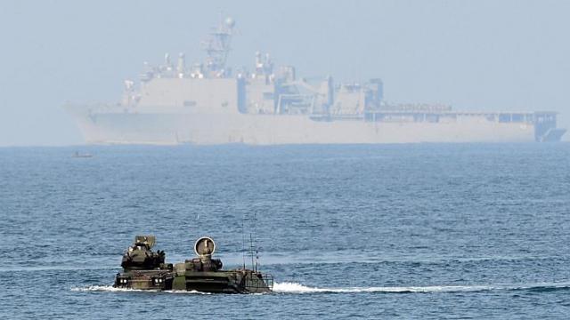 Mỹ, Philippines tập trận phô diễn sức mạnh trên Biển Đông  