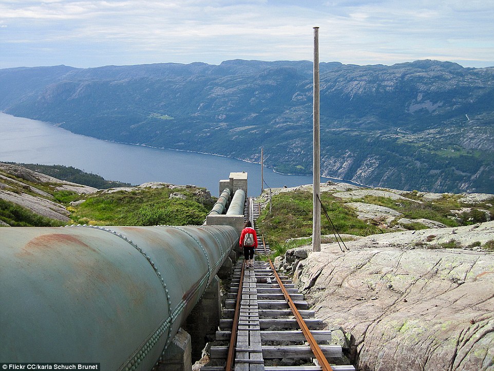 Trải nghiệm những bậc thang đáng sợ nhất thế giới