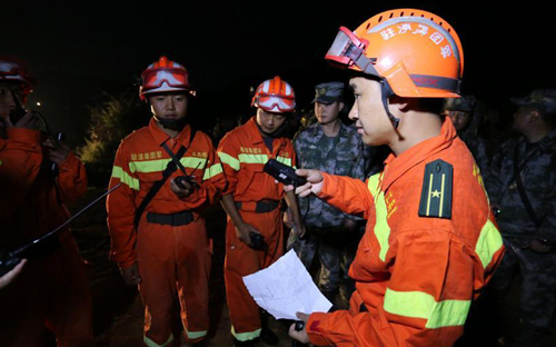 Động đất rung chuyển Trung Quốc, hơn 300 người thương vong