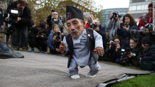 Cuộc gặp gỡ thú vị giữa người thấp nhất và cao nhất thế giới