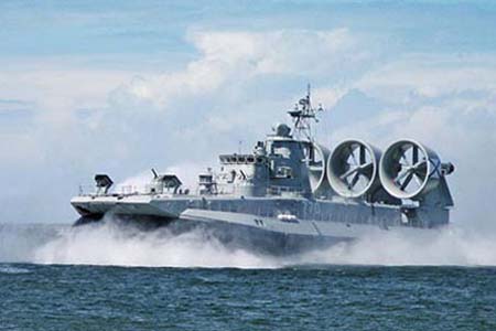 Uy lực đáng sợ của chiến hạm 