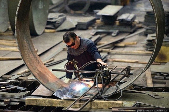 Bên trong xưởng đóng tàu ngầm bí mật của Nga